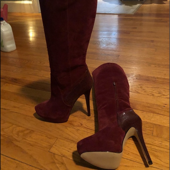 Boots - Picture 3 of 4